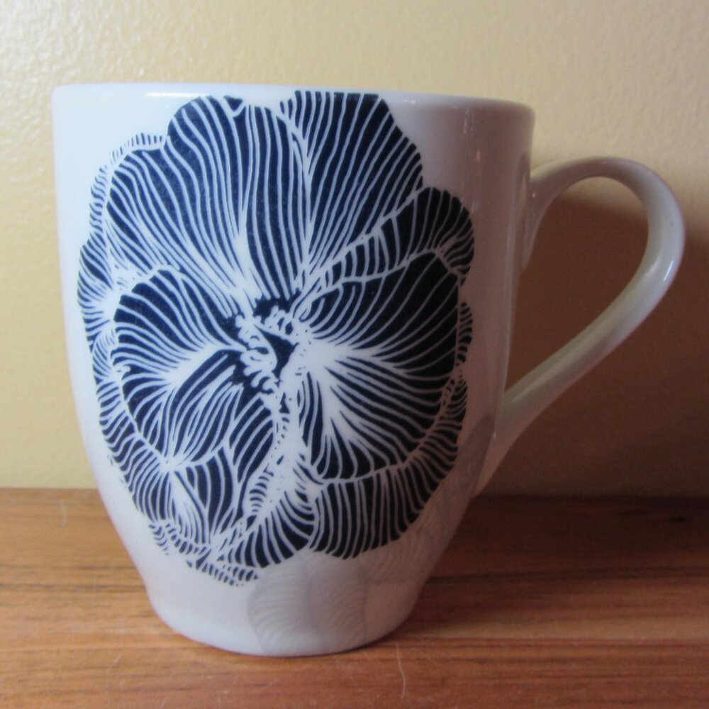 *BOGO mugs* 15 oz bonsai oneida blue floral mug (W4429)
